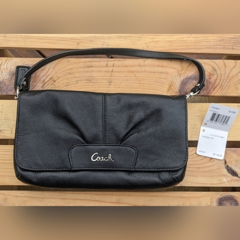 Coach Women's Black Leather Card Holder Wristlet with Front Snap Closure. NWT
